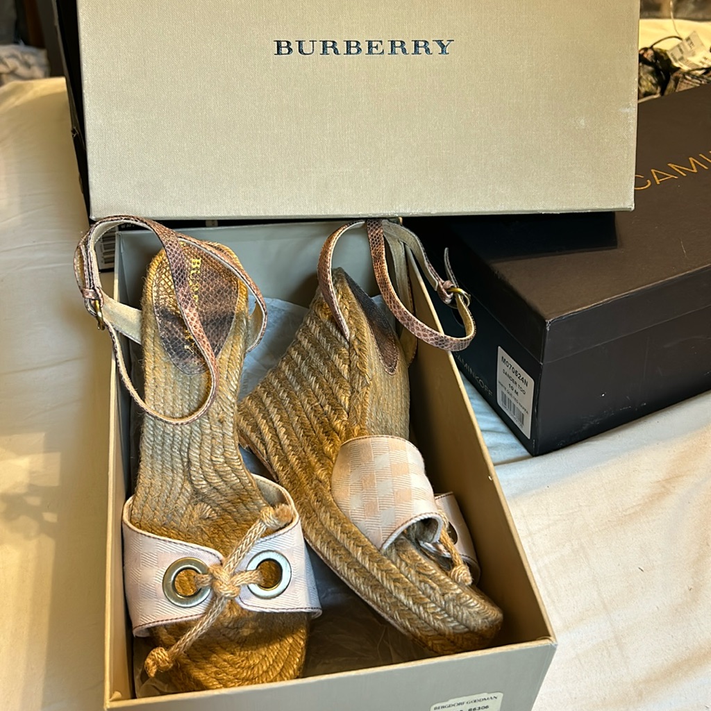 Sib Burberry Pink Check Wedges Women’s 41